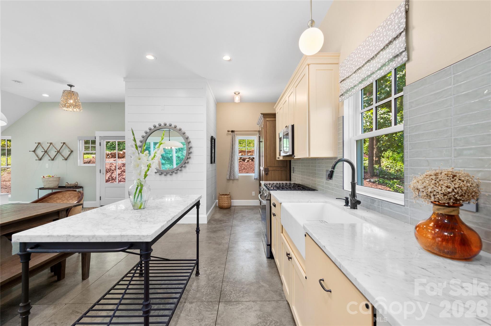 195 Jordan Street Hendersonville NC 28739