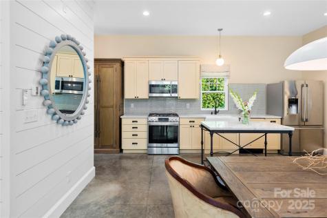 195 Jordan Street Hendersonville NC 28739