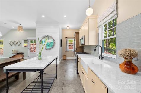 195 Jordan Street Hendersonville NC 28739