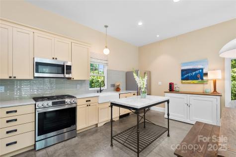 195 Jordan Street Hendersonville NC 28739