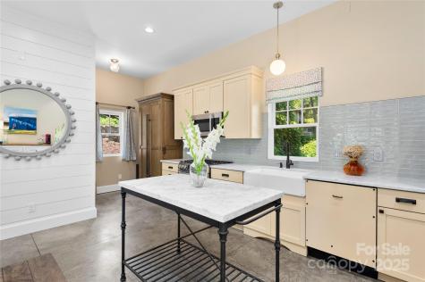 195 Jordan Street Hendersonville NC 28739