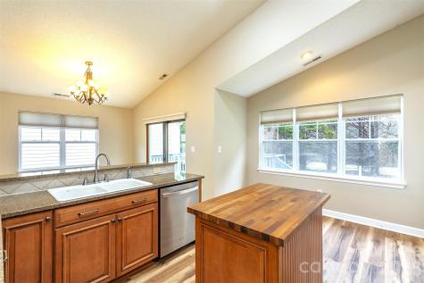 50 Clear Creekside Drive Hendersonville NC 28792