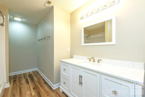 50 Clear Creekside Drive Hendersonville NC 28792
