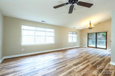50 Clear Creekside Drive Hendersonville NC 28792
