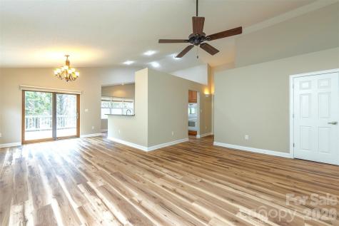 50 Clear Creekside Drive Hendersonville NC 28792