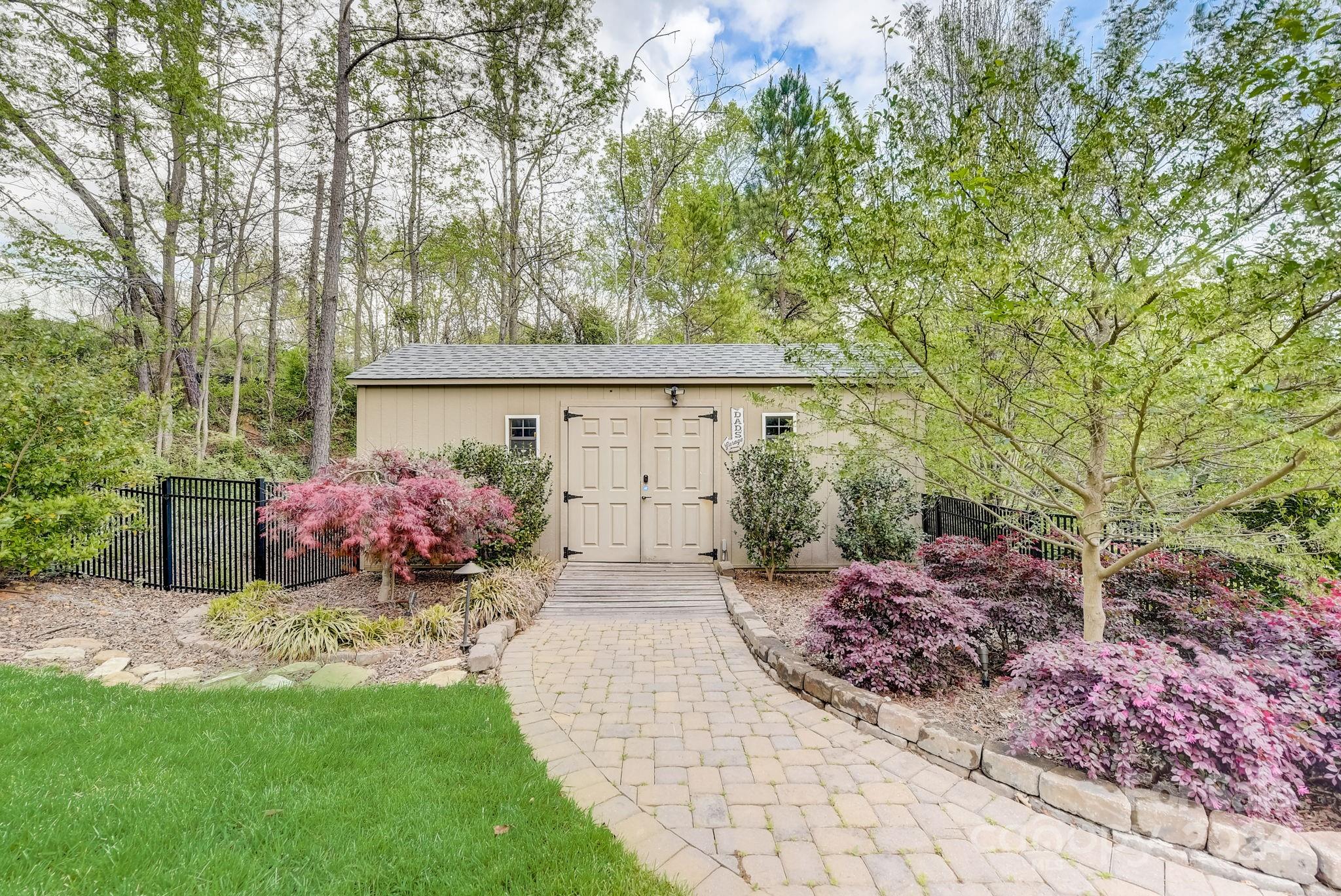 215 Wesley Manor Drive Matthews NC 28104