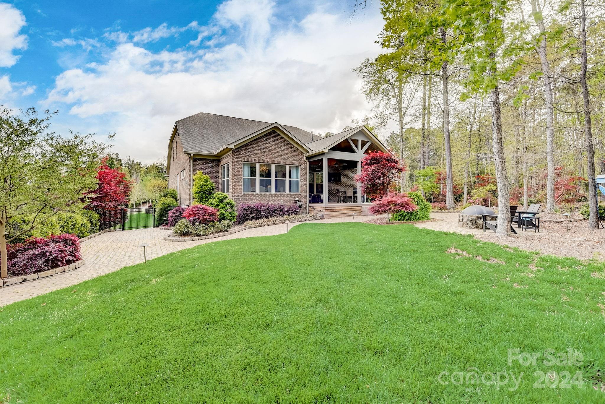 215 Wesley Manor Drive Matthews NC 28104
