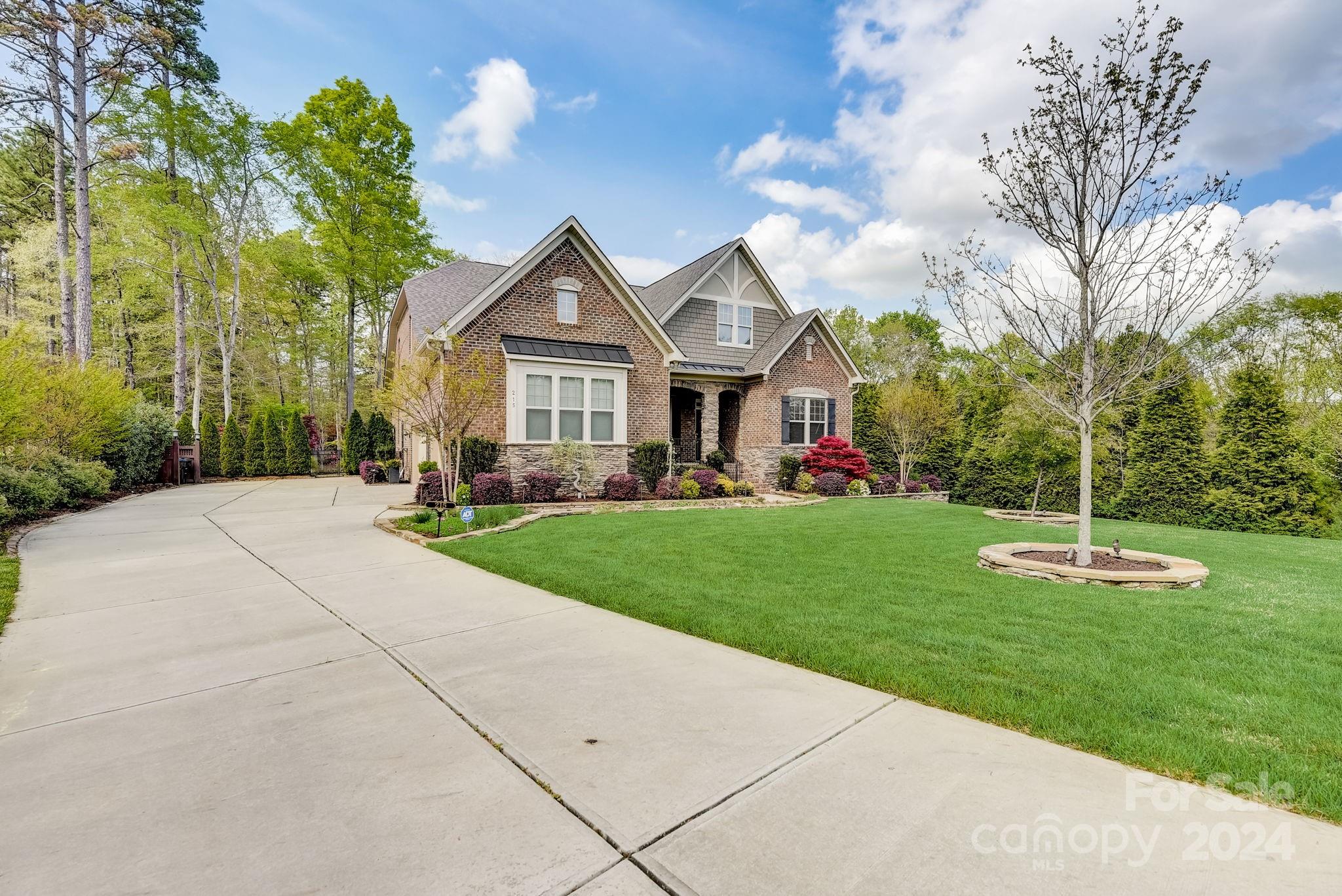 215 Wesley Manor Drive Matthews NC 28104
