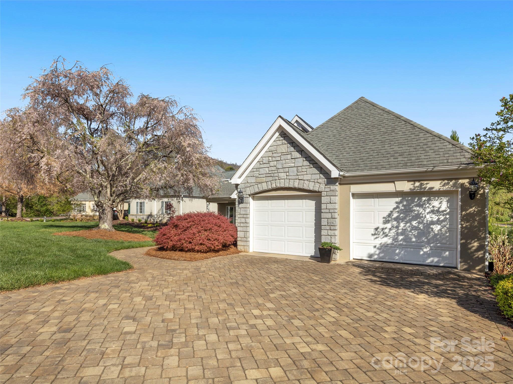 22 Clovelly Way Asheville NC 28803