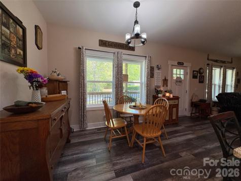 196 8th Avenue New London NC 28127