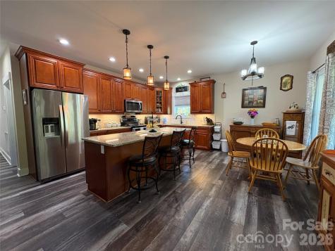 196 8th Avenue New London NC 28127