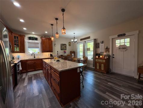 196 8th Avenue New London NC 28127