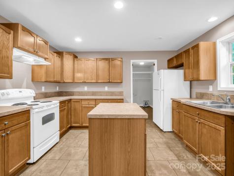 663 Landrum Road Columbus NC 28722