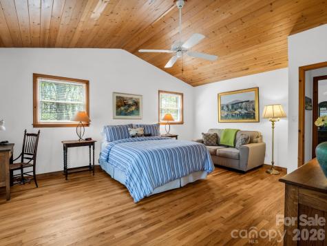 780 Rixhaven Drive Saluda NC 28773