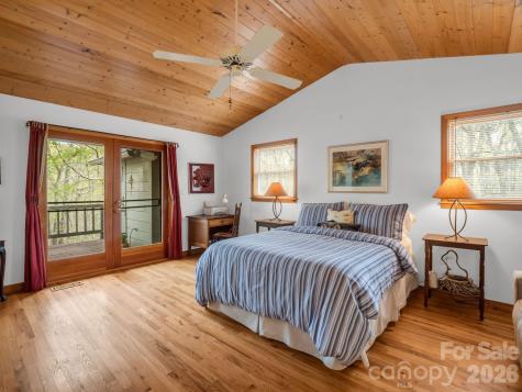 780 Rixhaven Drive Saluda NC 28773