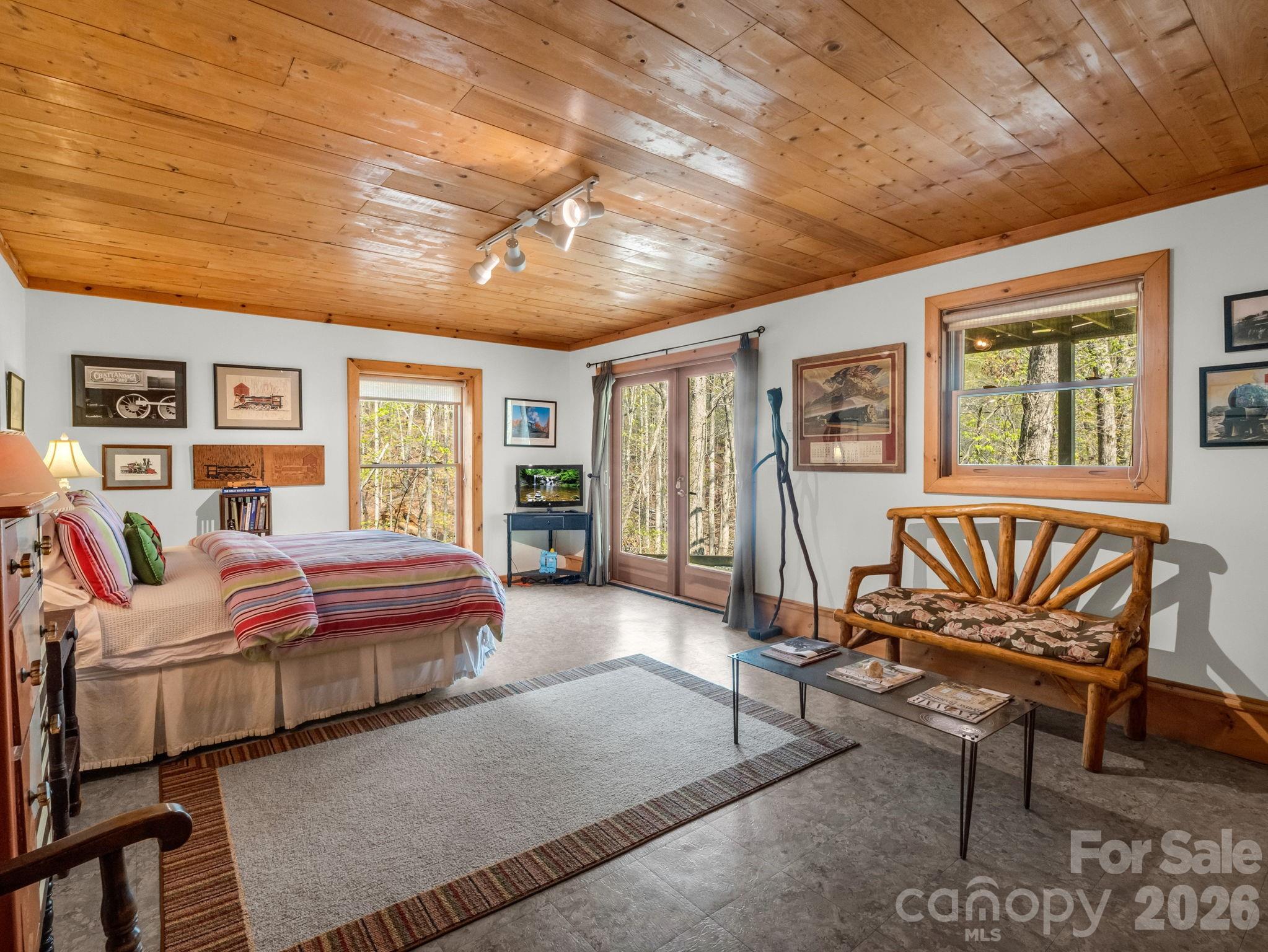 780 Rixhaven Drive Saluda NC 28773