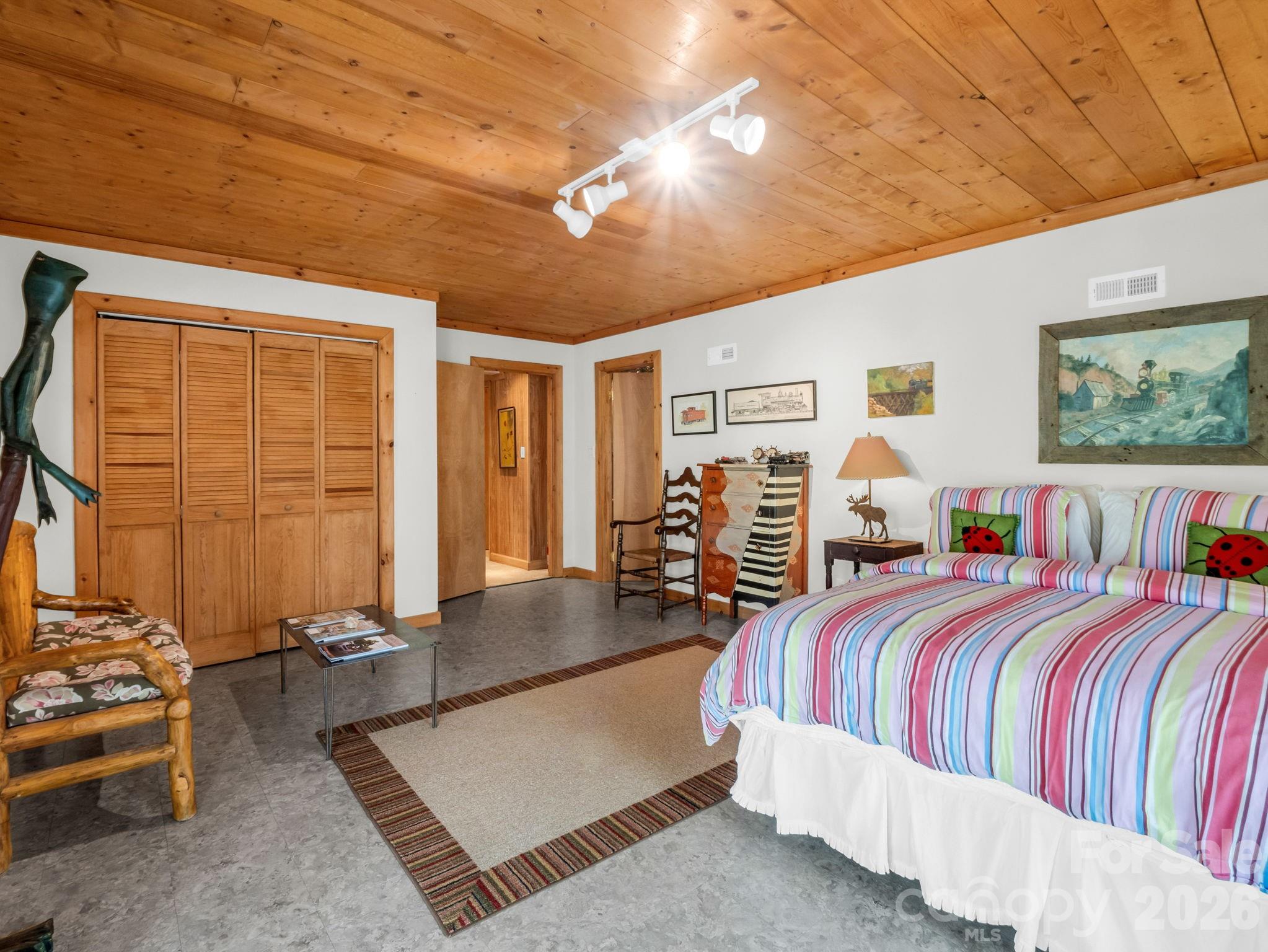 780 Rixhaven Drive Saluda NC 28773
