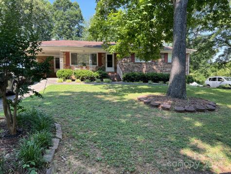 621 Marion Street Badin NC 28009