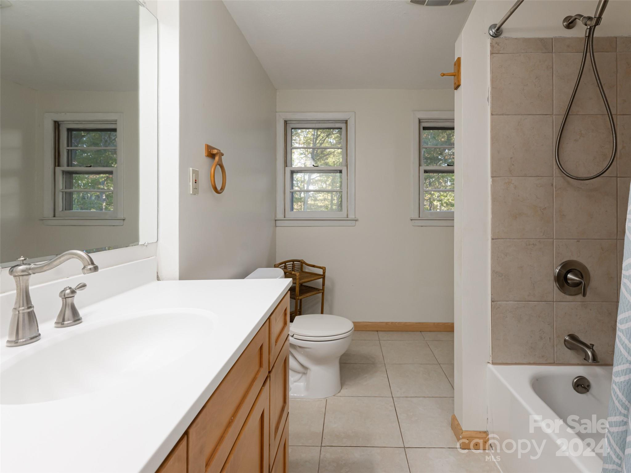 207 Pritchard Road Candler NC 28715