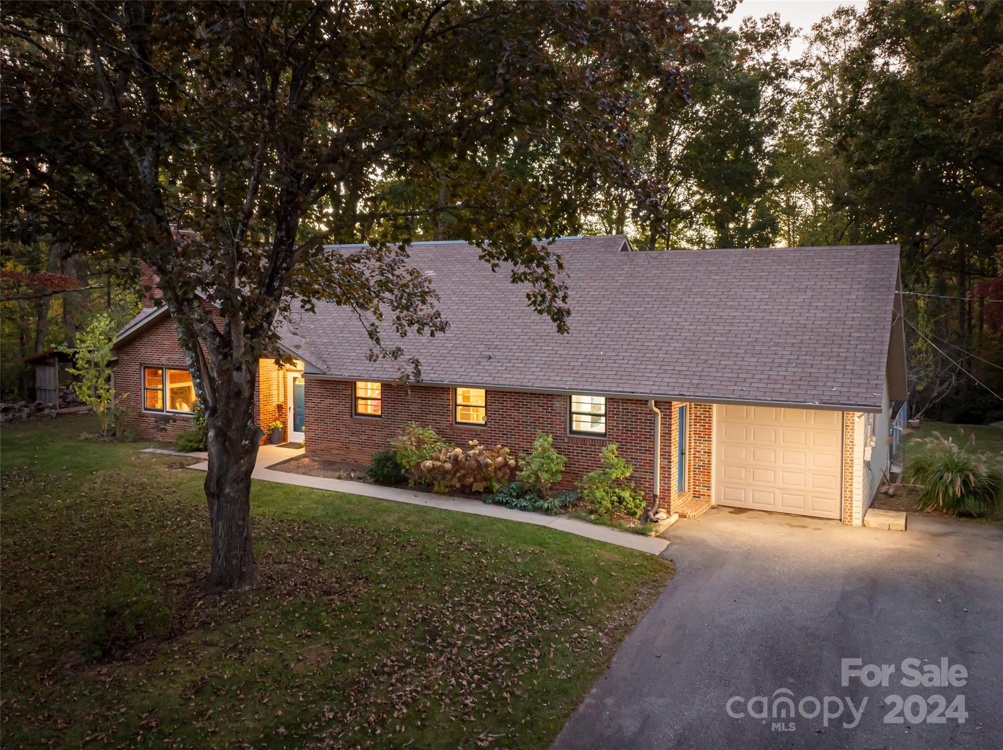 207 Pritchard Road Candler NC 28715