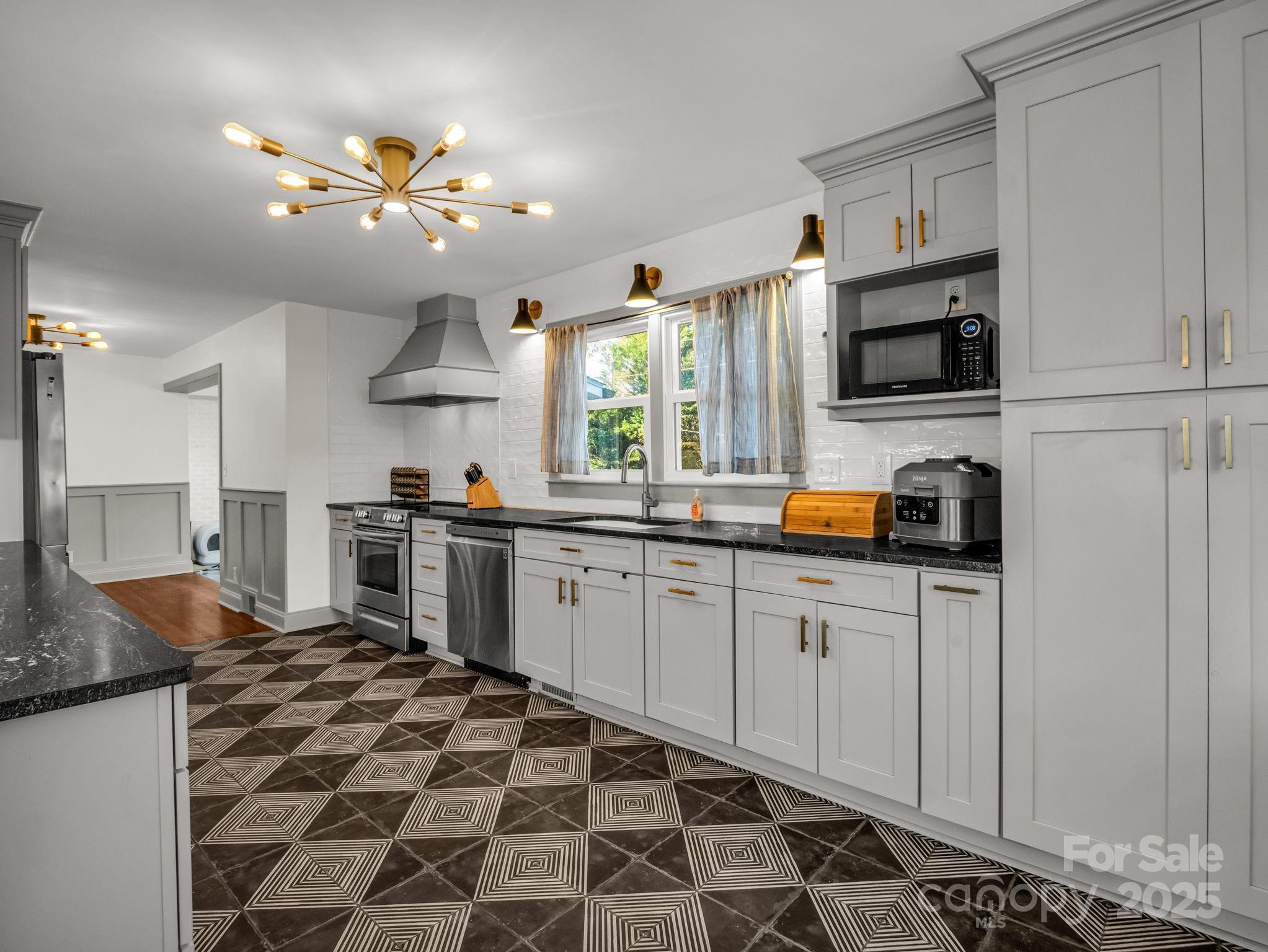 2115 N Stoney View Court Hendersonville NC 28792