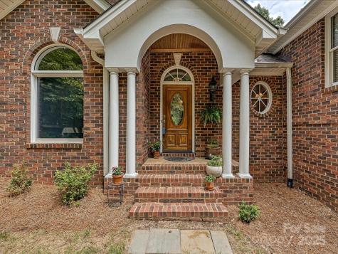 11902 Mountain Crest Circle Charlotte NC 28216