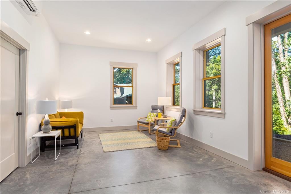 52 Hibriten Drive Asheville NC 28801