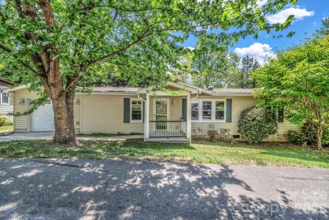 405 Deerfield Court Hendersonville NC 28792