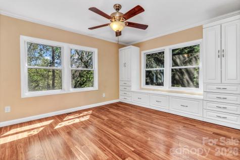 405 Deerfield Court Hendersonville NC 28792