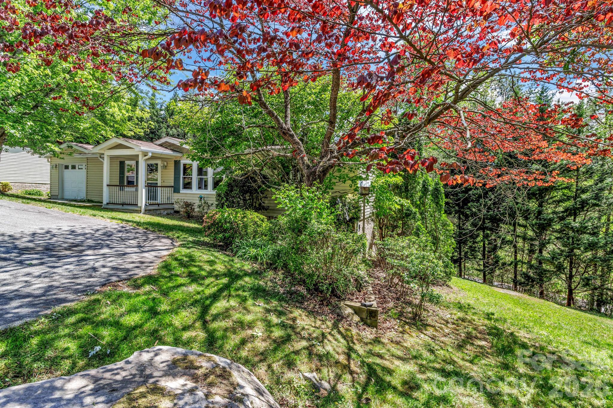 405 Deerfield Court Hendersonville NC 28792