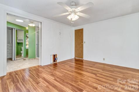 405 Deerfield Court Hendersonville NC 28792