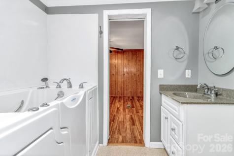 405 Deerfield Court Hendersonville NC 28792