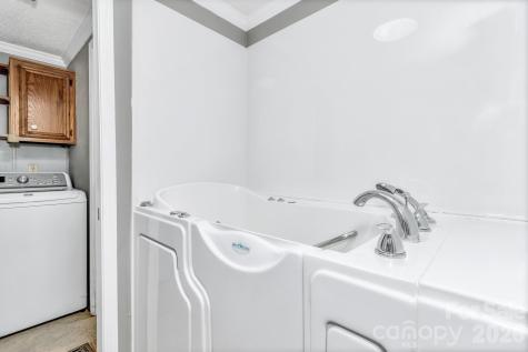 405 Deerfield Court Hendersonville NC 28792