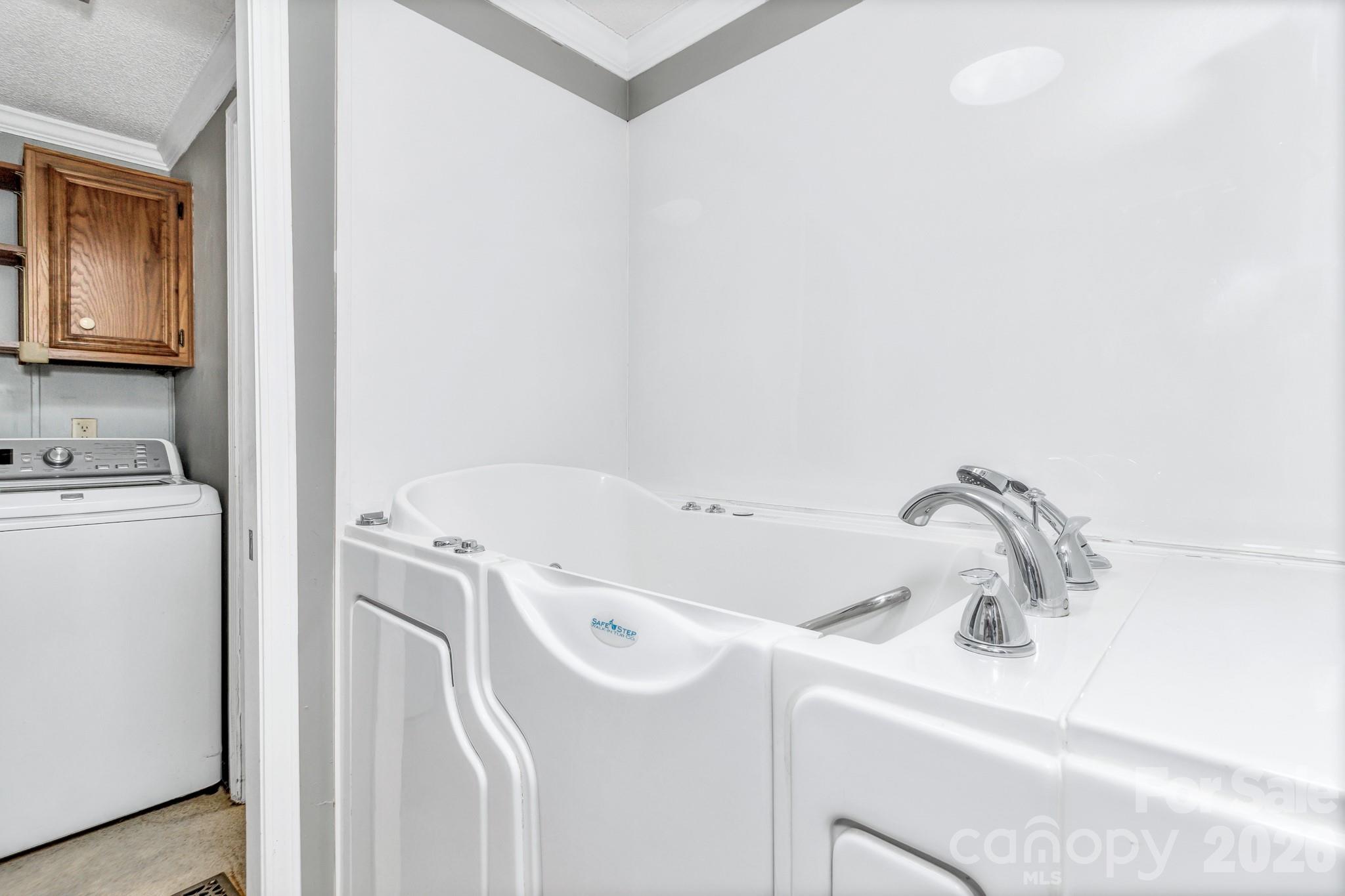 405 Deerfield Court Hendersonville NC 28792