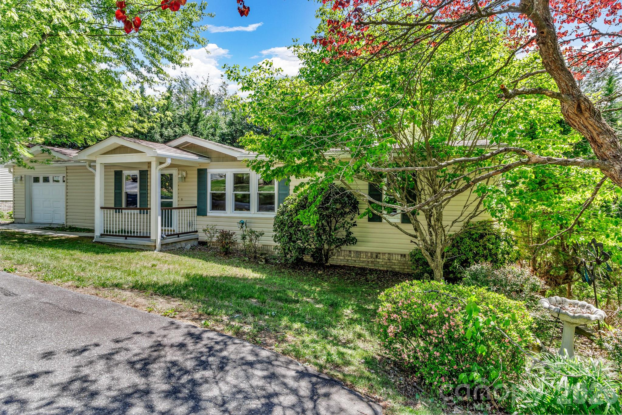 405 Deerfield Court Hendersonville NC 28792