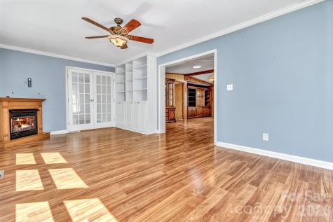 405 Deerfield Court Hendersonville NC 28792