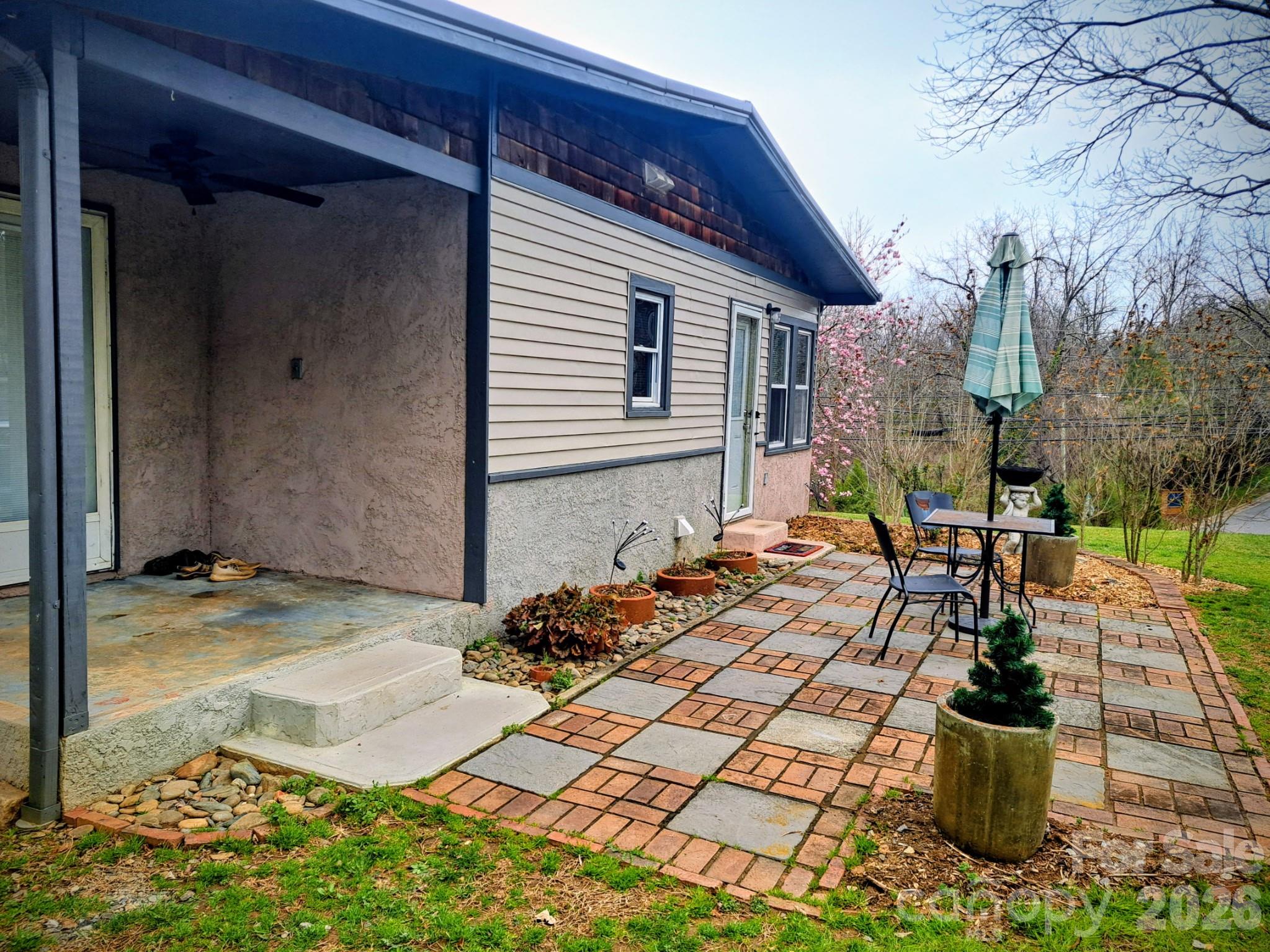 8 Linda Vista Drive Asheville NC 28806