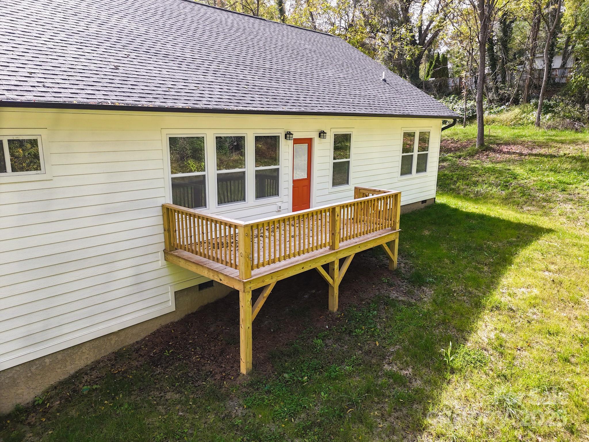 14 Holcombe Road Candler NC 28715
