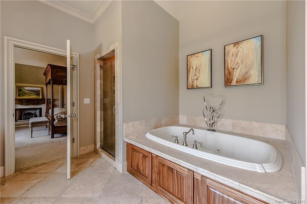 2026 Pinewood Circle Charlotte NC 28211