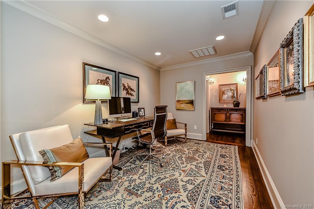 2026 Pinewood Circle Charlotte NC 28211