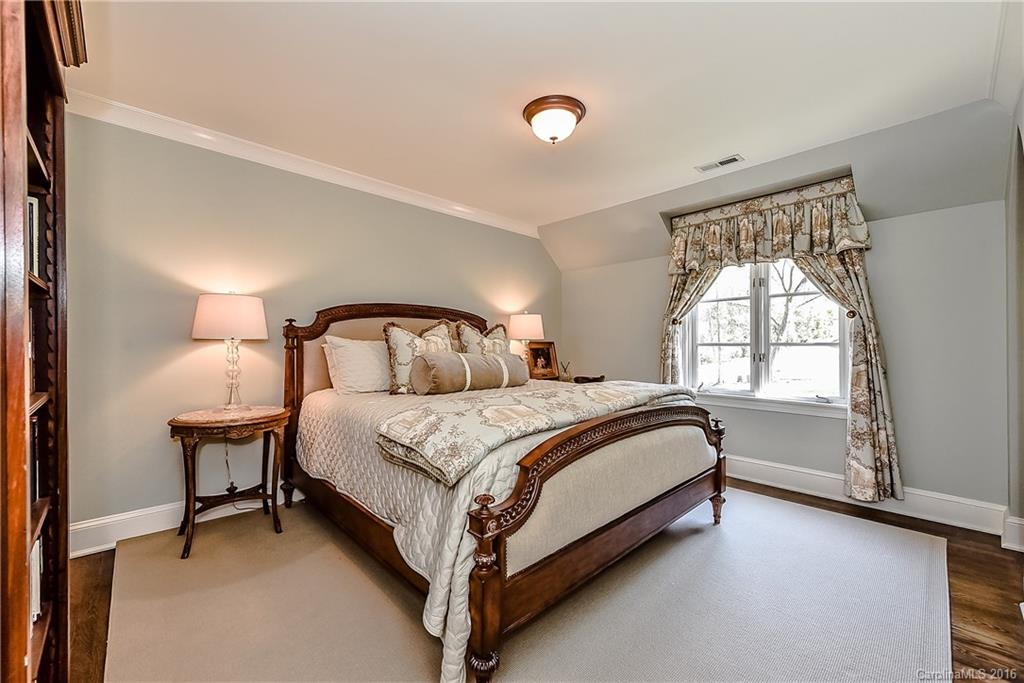 2026 Pinewood Circle Charlotte NC 28211