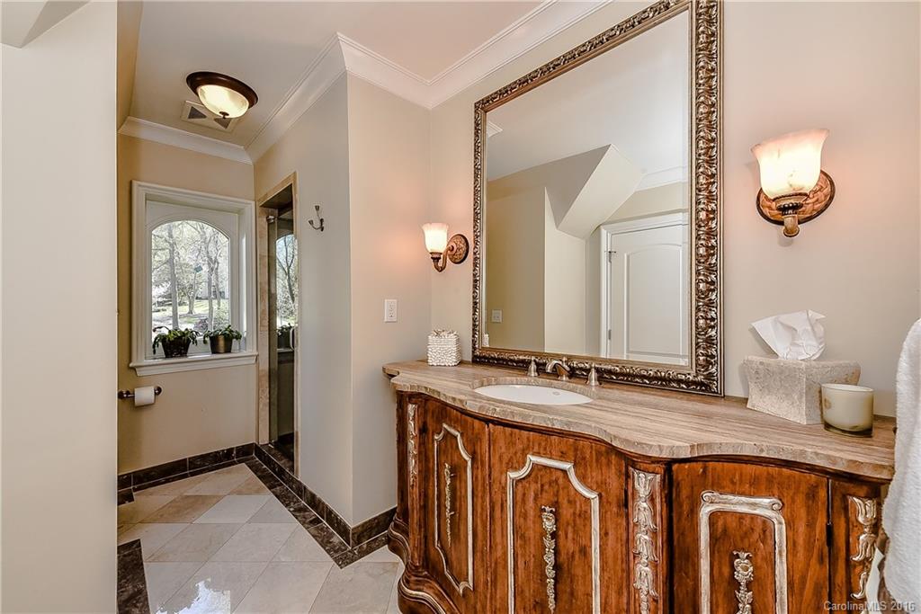 2026 Pinewood Circle Charlotte NC 28211