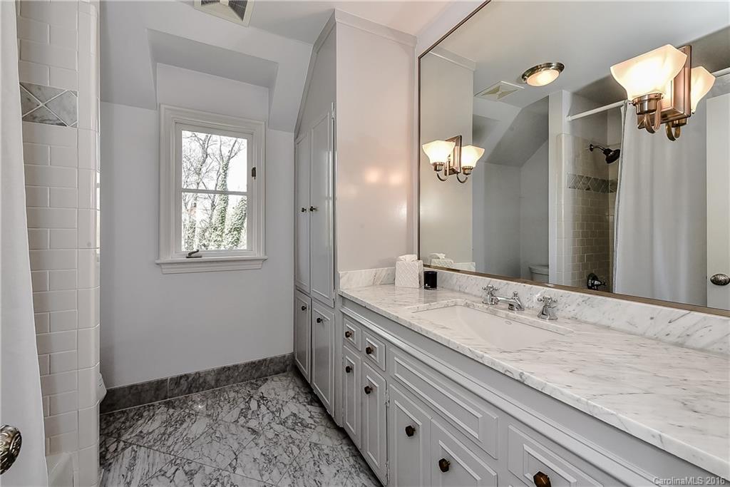 2026 Pinewood Circle Charlotte NC 28211