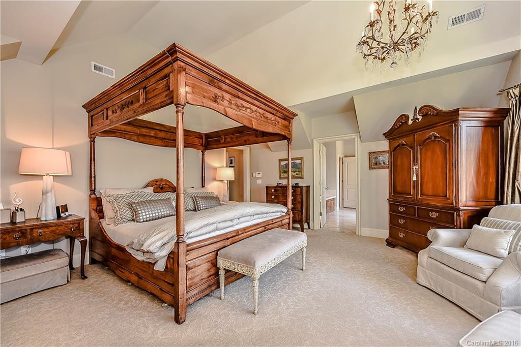 2026 Pinewood Circle Charlotte NC 28211