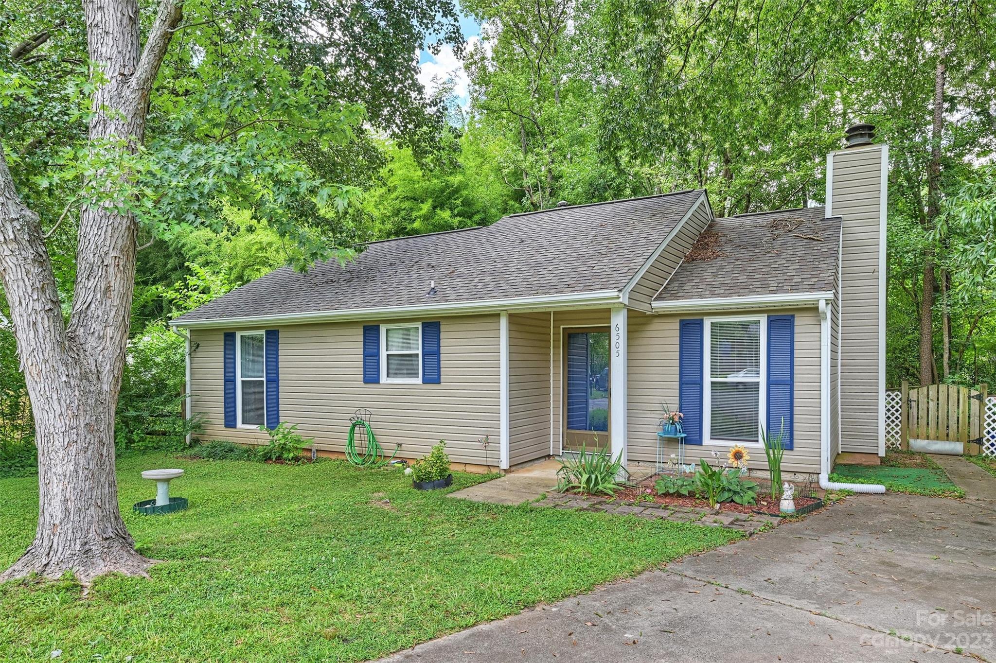 6505 Oak Hollow Drive Charlotte NC 28227