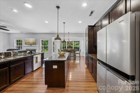1006 Spring Rose Lane Matthews NC 28104