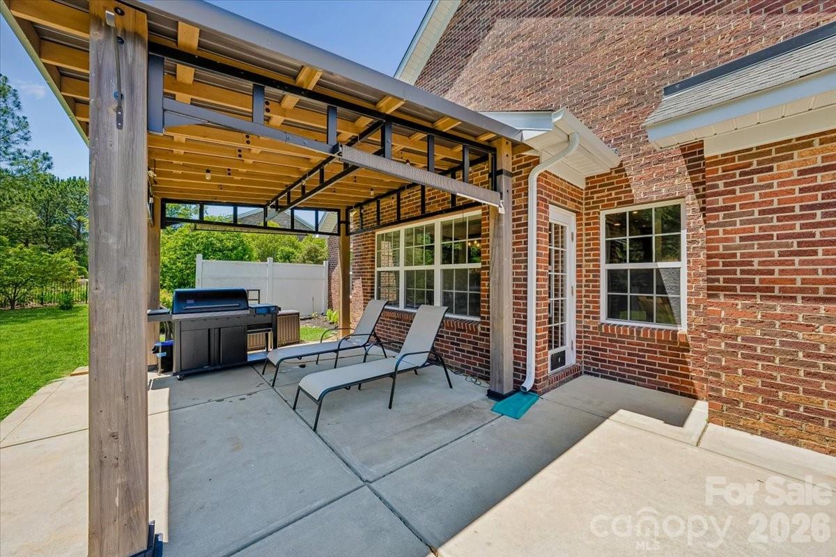 1006 Spring Rose Lane Matthews NC 28104