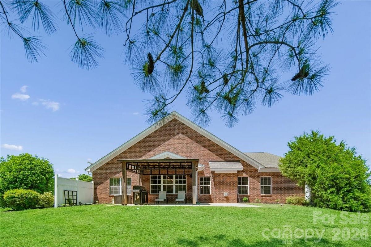 1006 Spring Rose Lane Matthews NC 28104