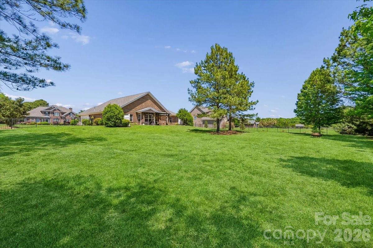 1006 Spring Rose Lane Matthews NC 28104