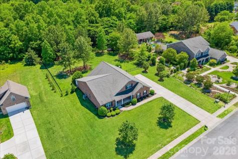 1006 Spring Rose Lane Matthews NC 28104